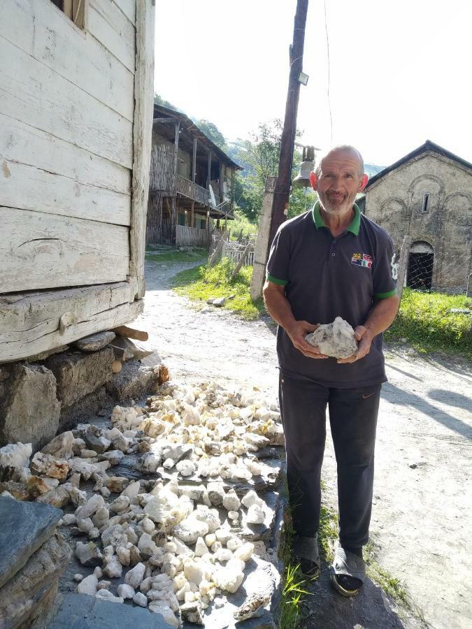 Raul Lushnu Darbaz Bed & Breakfast Mestia Exterior photo