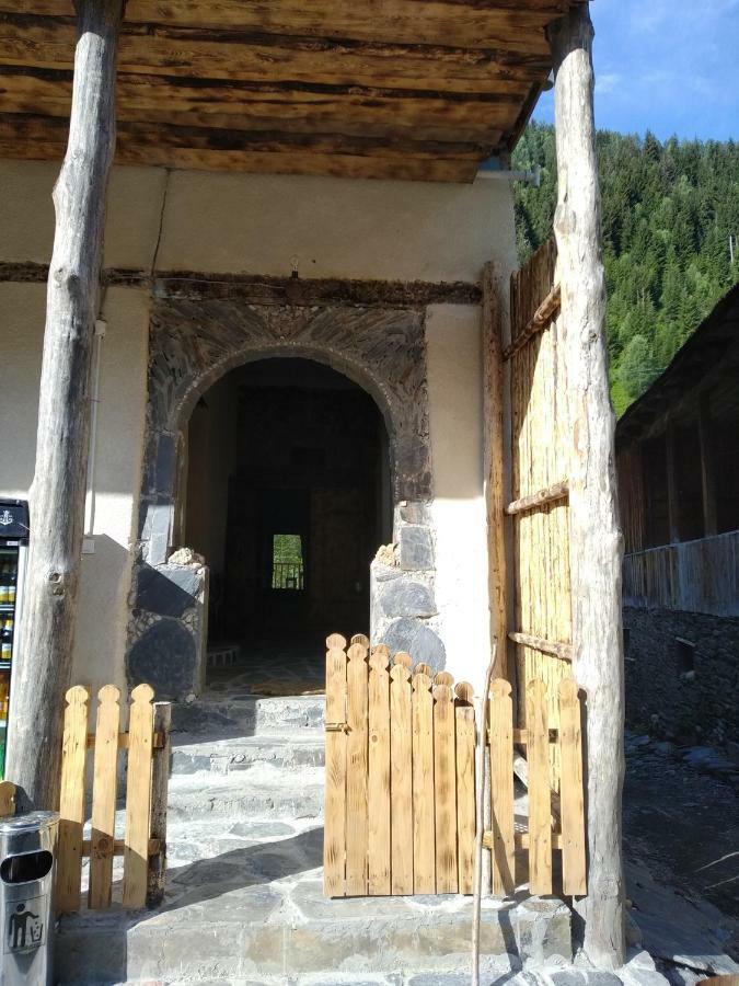 Raul Lushnu Darbaz Bed & Breakfast Mestia Exterior photo
